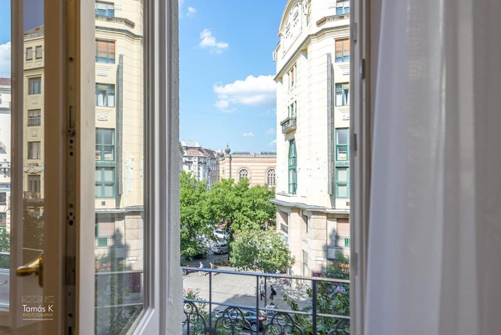Appartement Bpr The Golden Astoria With Balcony And A/C à Budapest Extérieur photo