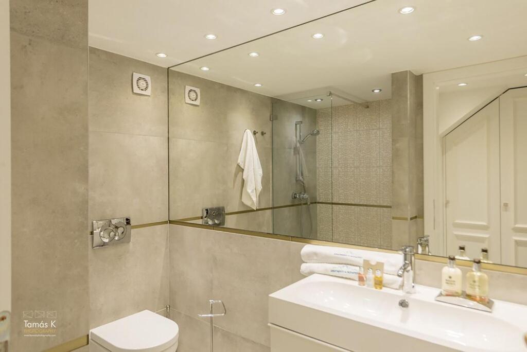 Appartement Bpr The Golden Astoria With Balcony And A/C à Budapest Extérieur photo