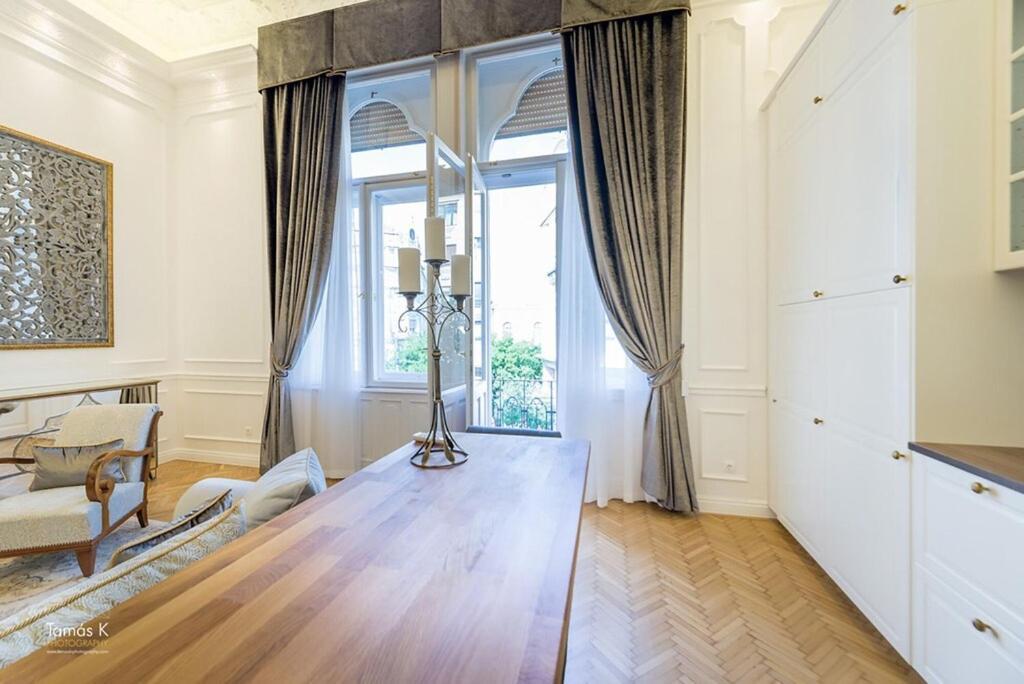Appartement Bpr The Golden Astoria With Balcony And A/C à Budapest Extérieur photo